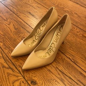 Sam Edelman Hazel Pumps in Soft Beige Leather